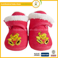 2015 wholesale soft sole cute bear pattern hand made newborn fabric baby shoes